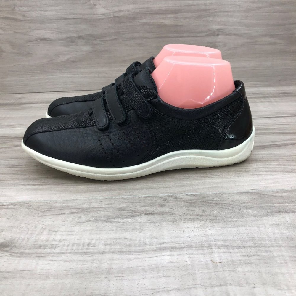 SAS Sneaker Women's 7.5 W Race Time Walking Shoes Black Leather Hook and Loop